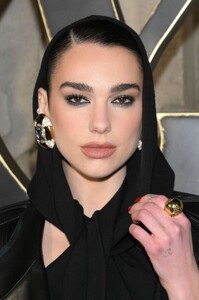 dua-lipa-at-yves-saint-laurent-fashion-show-at-paris-fashion-week-02-28-2023-2.jpg