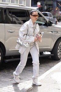 dua-lipa-out-and-about-in-new-york-03-06-2023-0.jpg