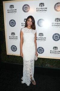 eiza-gonzalez-the-art-of-elysium-heaven-gala-in-la-1-7-2017-9.jpg