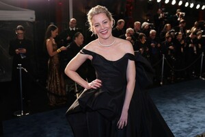 elizabeth-banks-at-vanity-fair-oscar-party-in-beverly-hills-03-12-2023-6.jpg