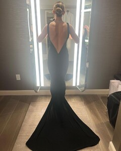 elizabeth-olsen-academy-awards-photo-shoot-march-2023-12.jpg