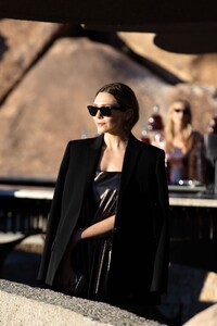 elizabeth-olsen-at-hennessy-paradis-celebrates-paradis-e-on-earth-in-joshua-tree-02-07-2023-1.jpg