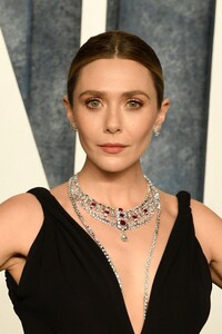 elizabeth-olsen-at-vanity-fair-oscar-party-in-beverly-hills-03-12-2023-1.jpg