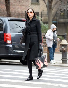 famke-janssen-out-in-new-york-02-12-2023-3.thumb.jpg.10afb6c240438fb7a163cdec4bbc3b7e.jpg