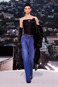 fashionshow-fw23-front-look10.jpg