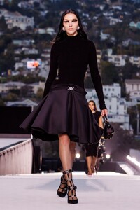 fashionshow-fw23-front-look17.jpg