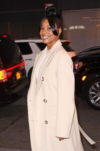 gabrielle-union-arrives-at-cbs-morning-show-in-new-york-11-30-2022-4.jpg