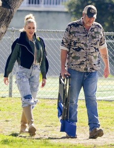 gwen-stefani-and-blake-shelton-out-in-los-angeles-02-26-2023-2.jpg