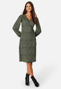 happy-holly-rosey-wrap-dress_3.thumb.jpg.92395a064044db99f246c5ed10b93afd.jpg