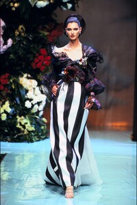 hbz-90s-couture-1996-dior.jpg