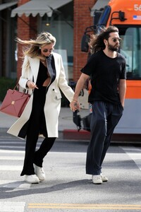 heidi-klum-and-tom-kaulitz-out-in-los-angeles-02-22-2023-2.jpg