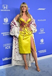 heidi-klum-at-billboard-women-in-music-awards-in-inglewood-03-01-2023-1.jpg