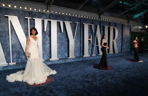 helena-christensen-2023-vanity-fair-oscar-party-in-beverly-hills-1.jpg