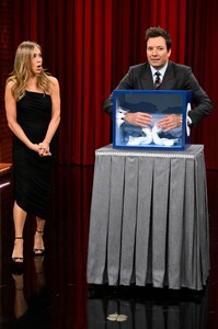 jennifer-aniston-at-tonight-show-starring-jimmy-fallon-03-21-2023-4.jpg