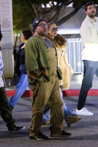 jennifer-lopez-leaves-sza-concert-at-kia-forum-in-inglewood-03-23-2023-5.jpg