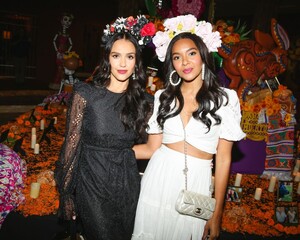 jessica-alba-at-carlos-eric-lopez-s-dia-de-los-muertos-dinner-party-in-los-angeles-11-01-2022-1.jpg