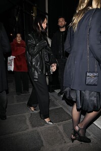 jessica-alba-night-out-at-paris-fashion-week-03-04-2023-2.jpg