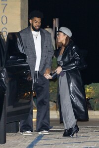 jordyn-and-jodie-woods-leaves-late-night-dinner-with-family-in-malibu-02-20-2023-1.jpg