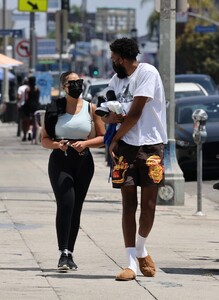 jordyn-woods-and-karl-anthony-towns-heading-to-a-gym-in-west-hollywood-08-18-2021-6.jpg