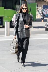 karlie-kloss-out-and-about-in-new-york-03-21-2023-3.jpg