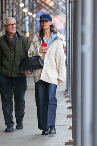 katie-holmes-out-in-new-york-03-16-2023-1.jpg