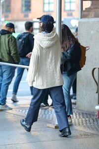katie-holmes-out-in-new-york-03-16-2023-3.jpg