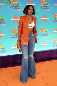 kelly-rowland-at-2023-nickelodeon-s-kids-choice-awards-in-los-angeles-03-04-2023-4.jpg