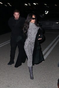 kim-kardashian-arrives-at-sza-concert-at-kia-forum-in-inglewood-03-23-2023-3.jpg