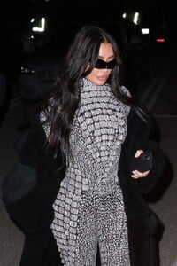 kim-kardashian-arrives-at-sza-concert-at-kia-forum-in-inglewood-03-23-2023-4.jpg