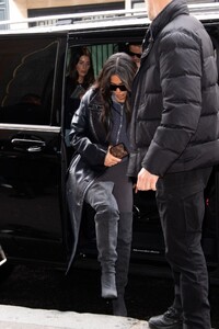 kim-kardashian-shopping-at-galerie-lafayette-shopping-center-in-paris-03-19-2023-2.jpg