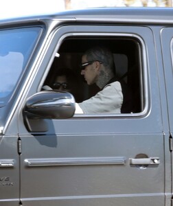 kourtney-kardashian-and-travis-barker-out-for-coffee-at-a-drive-thru-in-los-angeles-02-27-2023-1.jpg