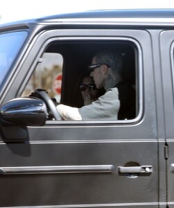 kourtney-kardashian-and-travis-barker-out-for-coffee-at-a-drive-thru-in-los-angeles-02-27-2023-5.jpg