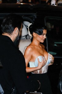 kylie-jenner-arrives-at-jean-paul-gaultier-haute-couture-spring-summer-2023-show-at-paris-fashion-week-01-25-2023-1.jpg