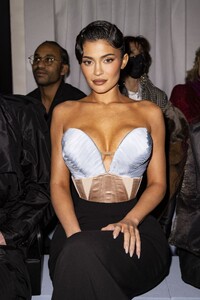 kylie-jenner-at-jean-paul-gaultier-show-at-paris-fashion-week-01-25-2023-6.jpg