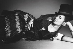 kylie-jenner-in-vanity-fair-magazine-italy-march-2023-1.jpg