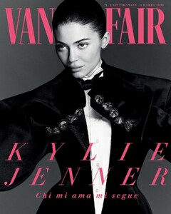 kylie-jenner-in-vanity-fair-magazine-italy-march-2023-7.jpg