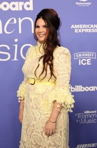 lana-del-rey-at-billboard-women-in-music-awards-in-inglewood-03-01-2023-6.jpg