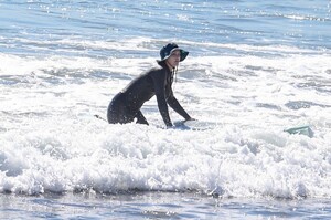 leighton-meester-at-a-surf-session-in-malibu-02-09-2022-5.jpg