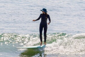 leighton-meester-out-surfing-in-malibu-03-03-2022-0.jpg