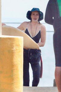 leighton-meester-out-surfing-in-malibu-03-03-2022-6.jpg