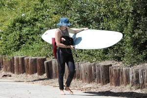 leighton-meester-out-surfing-in-malibu-03-17-2022-6.jpg