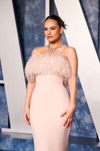 lily-james-2023-vanity-fair-oscar-party-in-beverly-hills-03-12-2023-17.jpg
