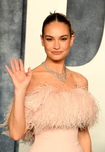 lily-james-2023-vanity-fair-oscar-party-in-beverly-hills-03-12-2023-6.jpg