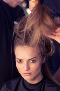 matthew-williamson-rtw-ss2013-candids-02_194755874347.thumb.jpg.9db3e568bc9c3101f10c0818013ffb0a.jpg