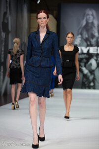 myer-autumn-fall-winter-201325.thumb.jpg.2abd06768d39f62163714176cbe3f067.jpg