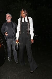 naomi-campbell-leaves-jimmy-iovine-s-70th-birthday-bash-in-los-angeles-03-11-2023-2.jpg