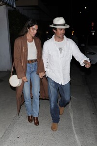 nikki-reed-and-ian-somerhalder-out-in-santa-monica-04-06-2022-5.jpg