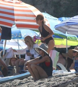 nikki-reed-in-bikini-with-friends-at-a-beach-in-malibu-09-03-2022-4.jpg