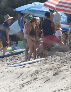 nikki-reed-in-bikini-with-friends-at-a-beach-in-malibu-09-03-2022-6.jpg