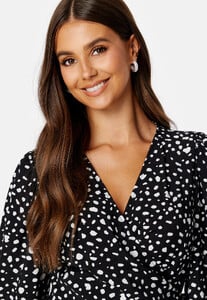 object-collectors-item-seline-wrap-top-black-aopwhite-dots_2.thumb.jpg.009f5dc006149db38642463c8208c2da.jpg